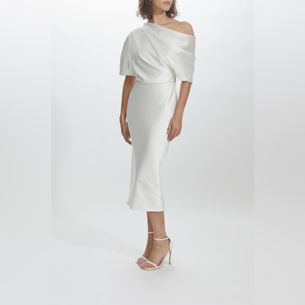 $495 LW204 - Slim Skirt Draped Bodice Dress size 12